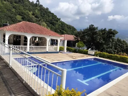 Sede Campestre PEÑA Negra Отели в г. Качипай