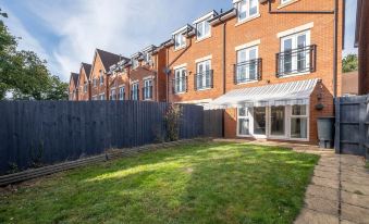 Foxherne 6 Bdrm, 3BA Hse -17