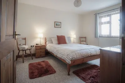 Fferm-Llong - Ship Farm 2 Bed- Rhossili Hotels near Rhossili Bay