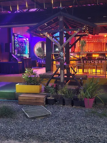 รูปภาพของเอ็มบาร์ โฮสเทล หาดริ้น