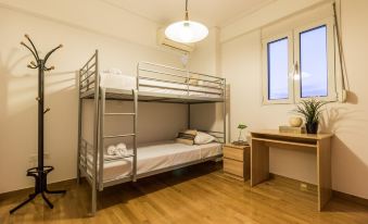 Renovated 3 Bedroom Apt with Acropolis View