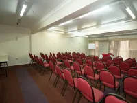 Trevi Hotel e Business Hotels near General Osorio Square