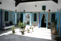 Dar Hassine Allani Hôtels à proximité de : Mosquée Okba Ibn Nafaa