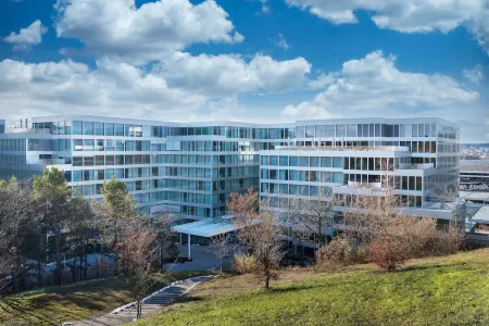 Hyatt Regency Zurich Airport the Circle Отели рядом с Аэропорт Цюрих