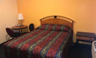 Deluxe Inn