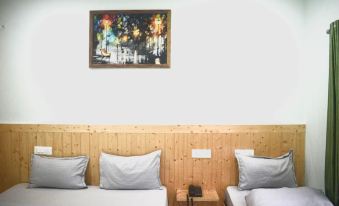 Hotel Himsarovar And Restaurant