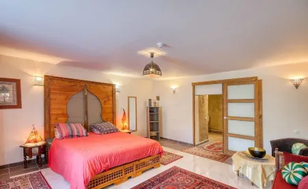 Le Paradis Отели в г. Айда