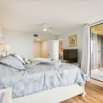 Oceanfront Bliss Exquisite Resort Condo Free Tix Hotel di Crescent Beach