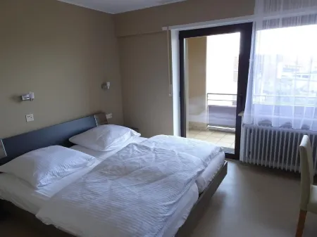 Hotel-Pension Schlossgarten Отели в г. Хермерсберг