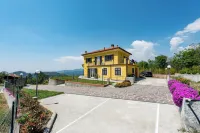 Joivy Villa Guanna - Charming Flat with Garden Hotel in zona Punta Baffe - Punta Moneglia - Val Petronio