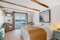 Sveggvika Guesthouse Hotels near Atlantic Road