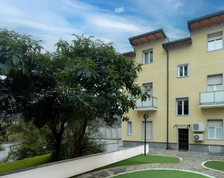 Residenza Grandi Отели рядом с достопримечательностью «Villa Ghirlanda Silva»