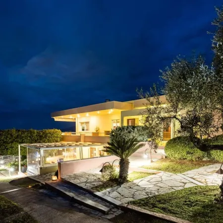 Verga Sunset Gem - Ilia Seaview Private Retreat