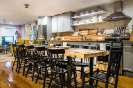 옐로우 블록 B&B