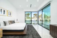 Sleeps 23 Luxury Villa w Pool Hot Tub Pickleball Court Bravo Villa 10