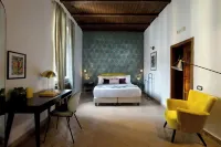 La Nova Bed and Museum Hotels near Complesso Monumentale di S. Maria La Nova