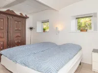Charming Farmhouse Retreat - Homestays