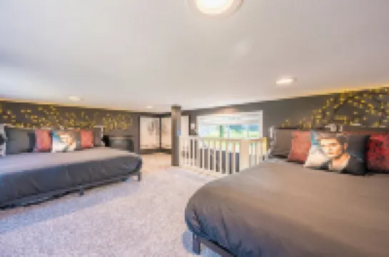 Rainforest Tiny Home Retreat #23 Twilight Edition