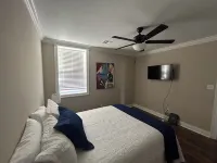 3-bedroom apartment in welcoming Crowley with AC, WiFi Các khách sạn ở Acadia Parish