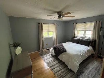 3-bedroom chalet next to skiing, hiking, boating and breweries