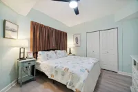 Pineapple Paradise - Gulf Front 1BD + Bunk, 2BA, Sleeps 6 in Shores of Panama Hotels near Sunsations #4