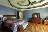 Luxury Serene Getaway w/Sparkling Pool near Ft. Moore & Callaway Gardens Hotels in Harris County