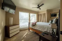 Tranquil 2-bedroom condo in Brian Head with pool and sauna