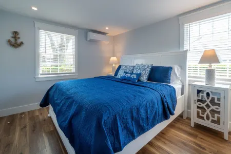 Newly remodeled cottage on a shell street in Siasconset, MA - Nantucket Island