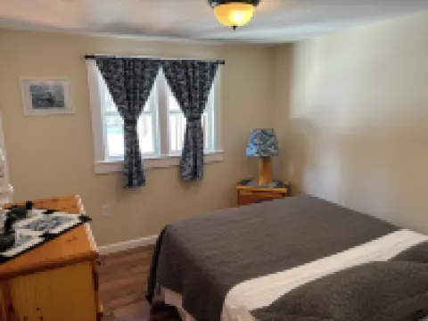 True Adirondack Retreat! Nestled in the Mountains! โรงแรมในFulton County