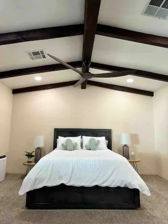 Pro Putting Green, Spa, Pool, Outdoor Kitchen Отели рядом с достопримечательностью «Окотильо Голф Клаб»