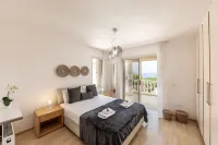 Protaras Beachfront Villa Pietra - parking