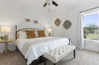 The Point Serene Hill Country Views with Pool & Hot Tub Hôtels à : Comte de Kendall