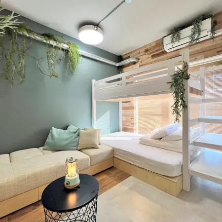 365Base Outdoor Hostel