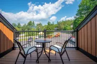 Alpenglow Lodge Hotels in Bartlett