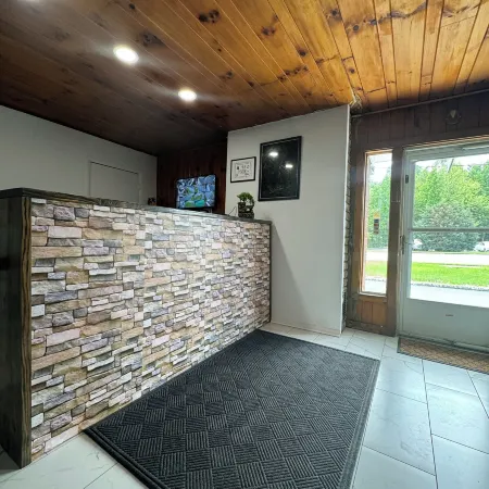 Acorn Motel