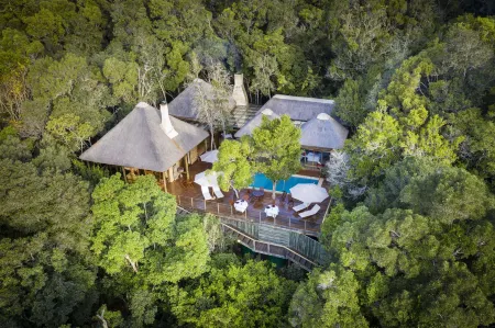 Trogon House and Forest Spa Отели в г. Битоу