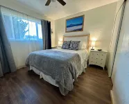 Family friendly coastal house.  Pet Friendly, Big screen tv's in every room!