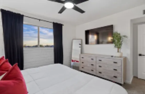 Family Friendly Modern Foothills Pool Hot Tub Sleeps16