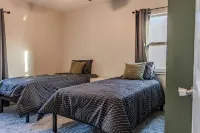 Cozy, Private, & Safe 3 Bed Home - 2 Min from DTR & UCR