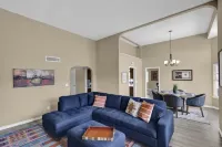 West Spanish Cottage, Heated pool, SOLANA Shops, hiking trails