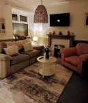 Ty Hiraeth A Charming Stay Steps Away from Caerphilly Castle! Hoteles en Caerphilly