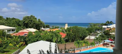 Appartement vue mer Avec Piscine Tartane Hotels in 