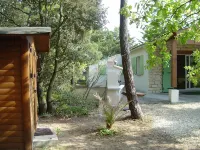 House 6-8 people 300 m from the main beach and wooded fenced not overlooked