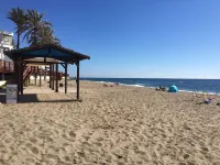 Ground floor with garden and views 400 meters from the beach