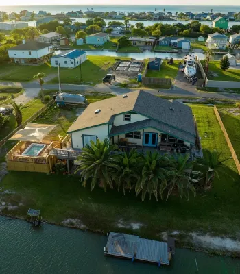 Quail drive Canal house pet friendly & water front