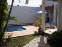 Location, location, location, private villa, pool, Vonage, Wifi, close to town - Private Pools