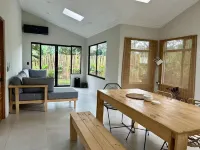 Charming 2-bedroom cabin with WiFi, in La Fortuna - Arenal Volcano, Costa Rica