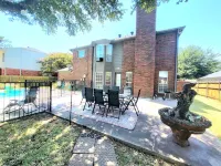 Charming family home with king bed - private pool - fast wifi - ARCADE Hotels near Goodwill Store - Mansfield