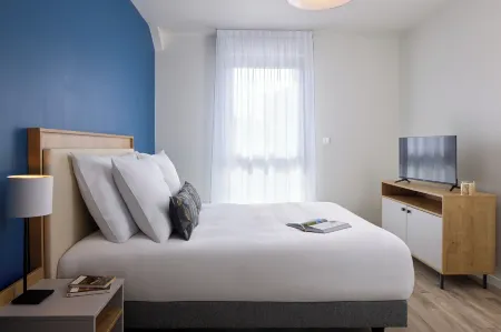 Zenitude Hôtel-Résidences Cholet Отели в г. Севрмуан