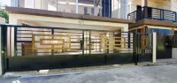 Modern & Homey Condo-Close to Centre+Fee parking Hotels in 